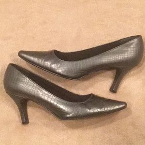 Platinum Heels Size 9.5M